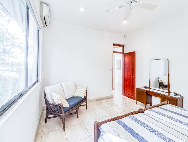Playa Flamingo Home 1021052
