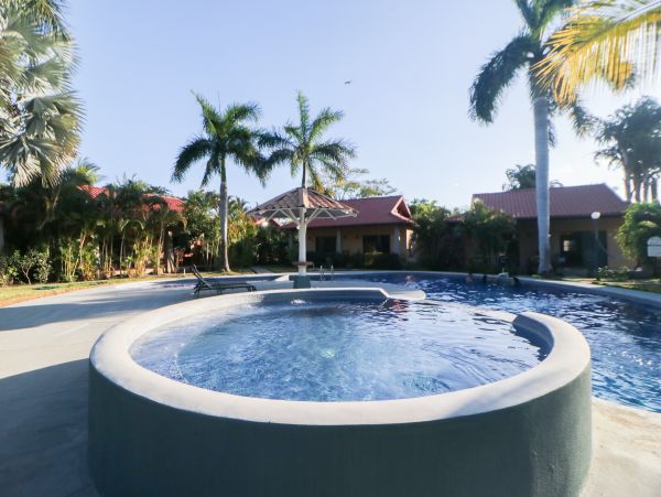 Playa Potrero Vacation Condo One Bedroom Walk to Beach