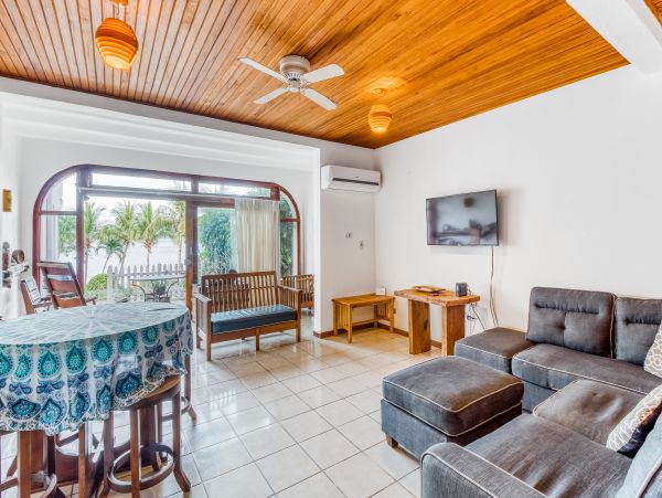 Playa Flamingo Home 1021067