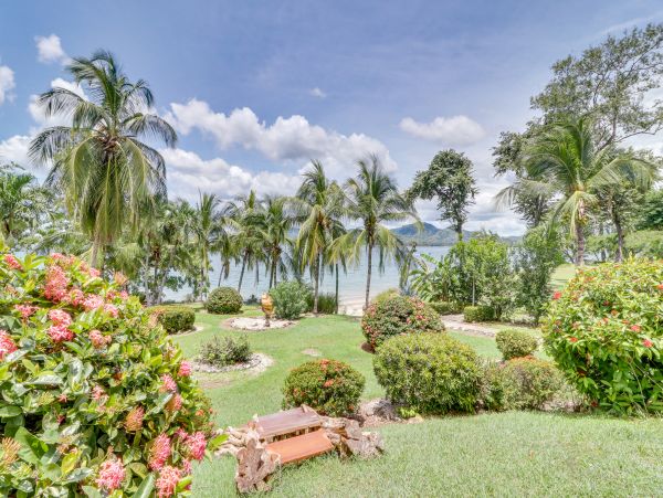 Playa Flamingo Home 1021067