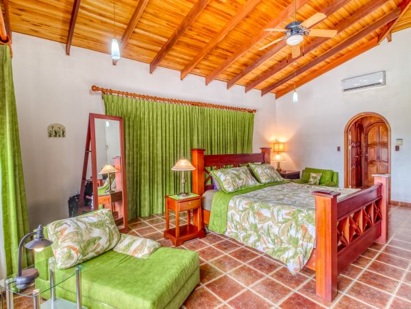 Playa Flamingo Home 1021073