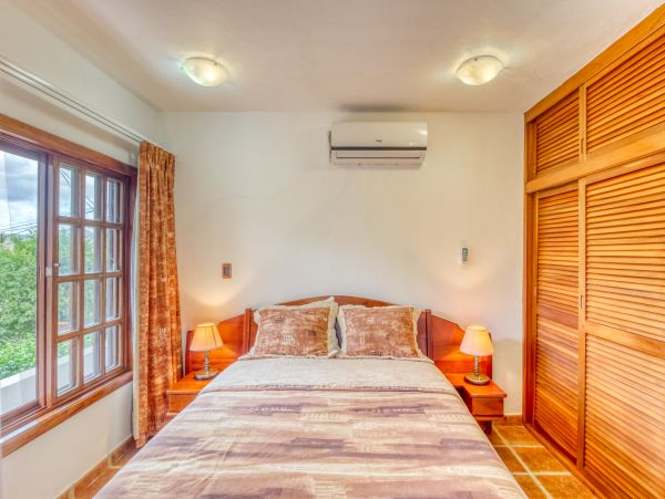 Playa Flamingo Home 1021073