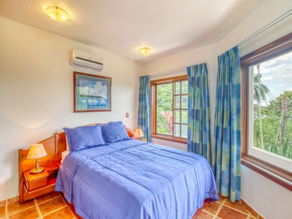 Playa Flamingo Home 1021073