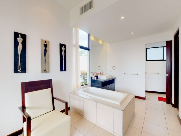 Lovely Ocean View Condo in Tarcoles Sleeps 6