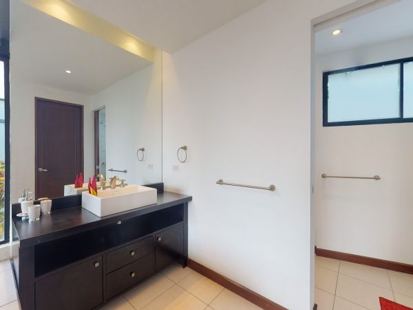 Lovely Ocean View Condo in Tarcoles Sleeps 6