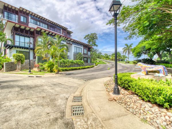 Lovely Ocean View Condo in Tarcoles Sleeps 6