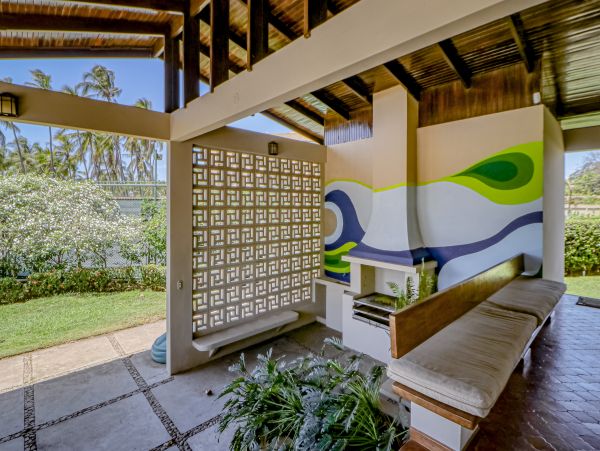 Coastal Estate with 6 Bedrooms & 2 Pools in Puntarenas
