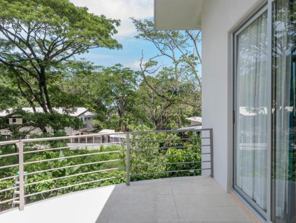 Luxury Condos with Pools and Private Hot Tub in Playa Hermosa