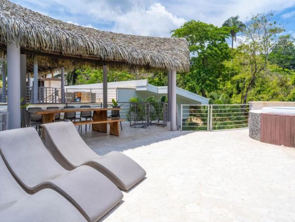 Luxury Condos with Pools and Private Hot Tub in Playa Hermosa