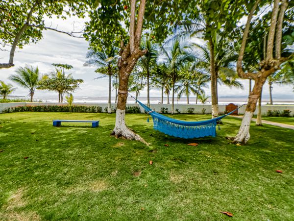 Wonderful Beachfront 2 Bedroom Home Sleeps 6