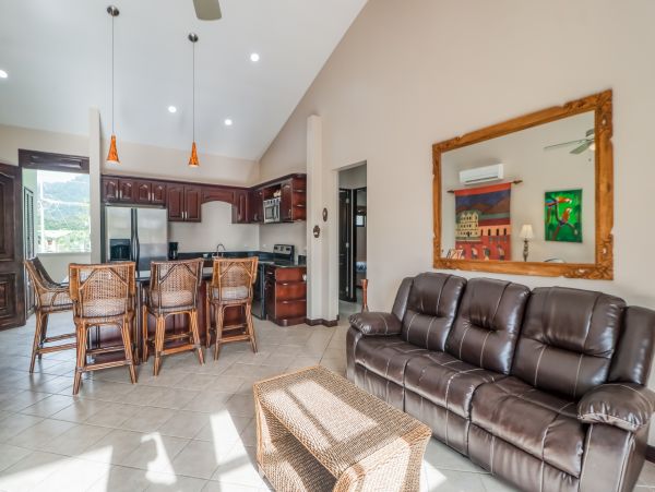 Jaco Condo 1021189