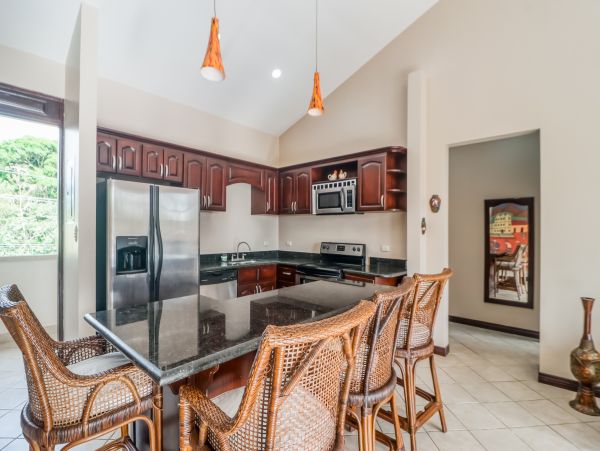 Jaco Condo 1021189
