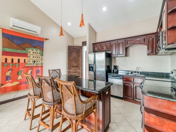 Jaco Condo 1021189