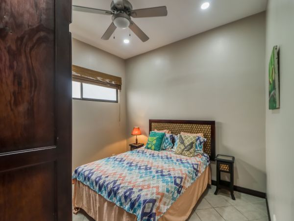 Jaco Condo 1021189