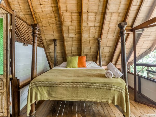 Uvita Beachfront Five Bedroom Vacation Home