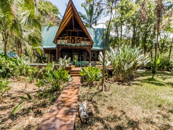 Uvita Beachfront Five Bedroom Vacation Home