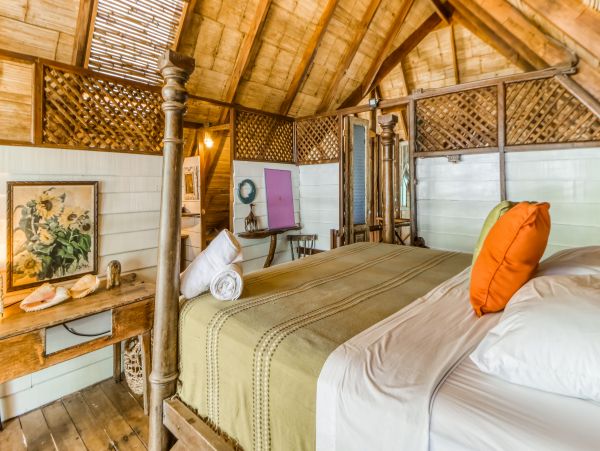 Uvita Beachfront Five Bedroom Vacation Home