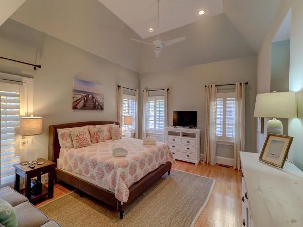 Isle of Palms Lovely 4 Bedroom Vacation Rental
