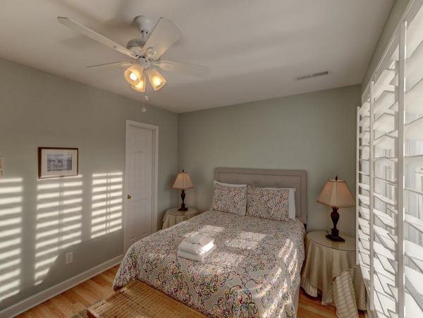 Isle of Palms Lovely 4 Bedroom Vacation Rental