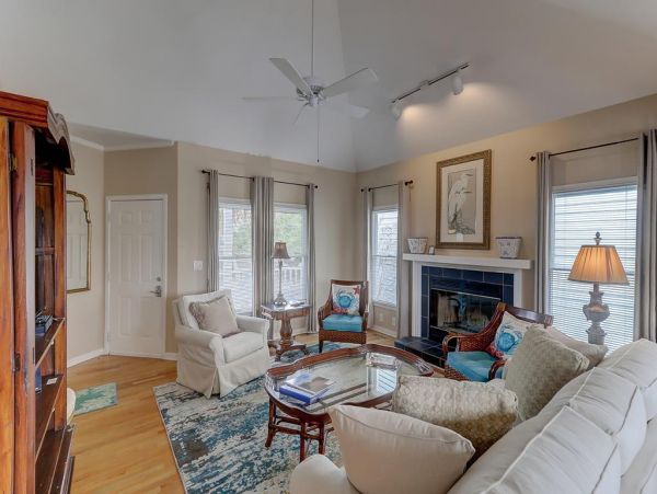 Isle Of Palms Home 1021212