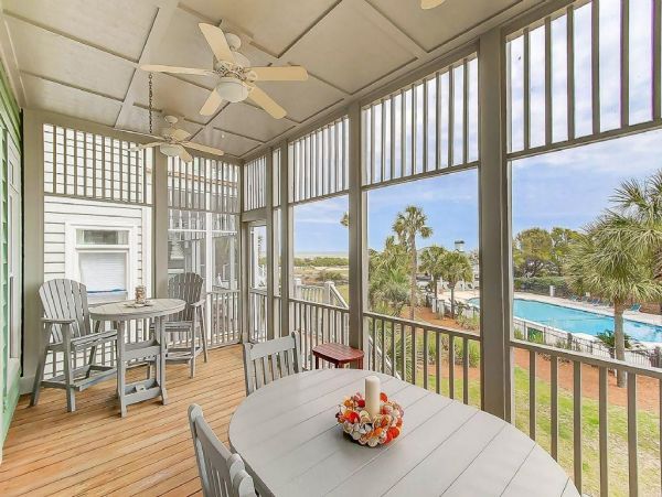 Charming Isle of Palms 4 Bedroom Vacation Home