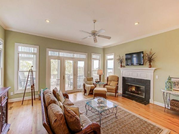Charming Isle of Palms 4 Bedroom Vacation Home