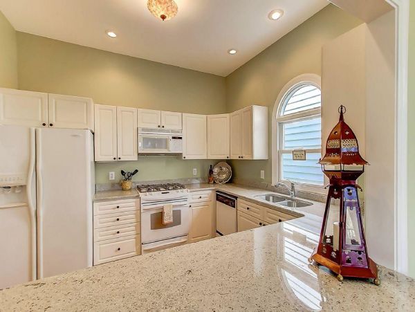 Charming Isle of Palms 4 Bedroom Vacation Home