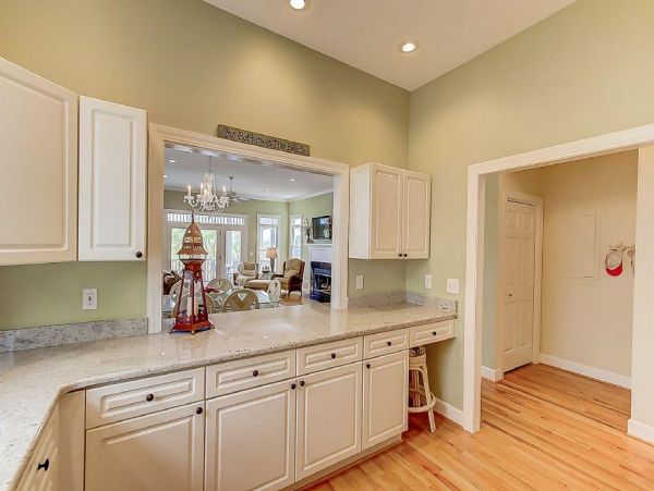 Charming Isle of Palms 4 Bedroom Vacation Home