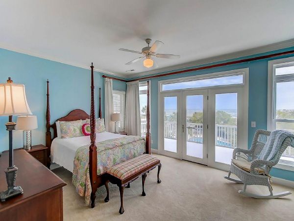 Charming Isle of Palms 4 Bedroom Vacation Home