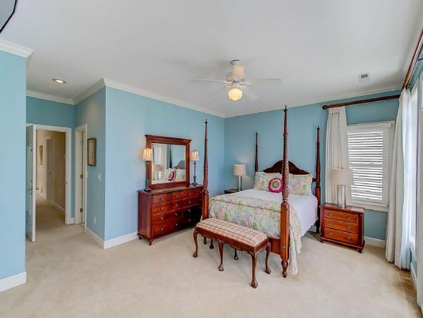 Charming Isle of Palms 4 Bedroom Vacation Home