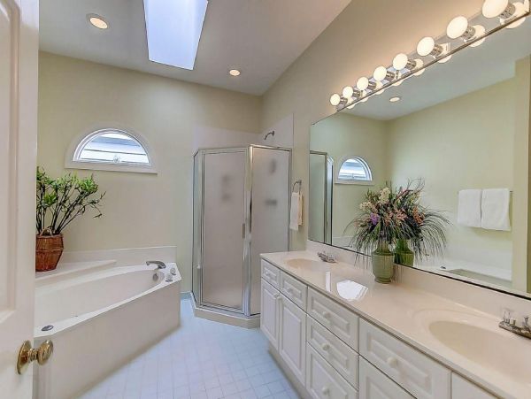 Charming Isle of Palms 4 Bedroom Vacation Home