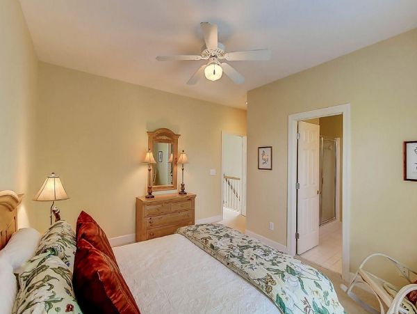 Charming Isle of Palms 4 Bedroom Vacation Home