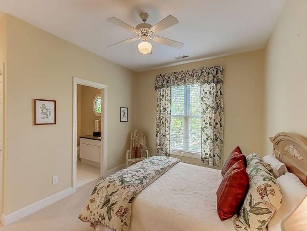 Charming Isle of Palms 4 Bedroom Vacation Home