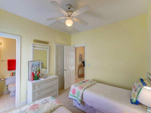 Charming Isle of Palms 4 Bedroom Vacation Home
