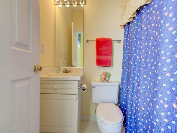 Charming Isle of Palms 4 Bedroom Vacation Home