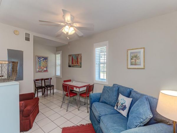 Isle Of Palms Home 1021229