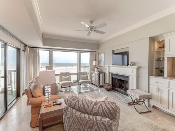 Oceanfront Luxury Vacation Condo in Isle of Palms Sleeps 6