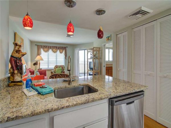 Isle of Palms Vacation Condo One Bedroom