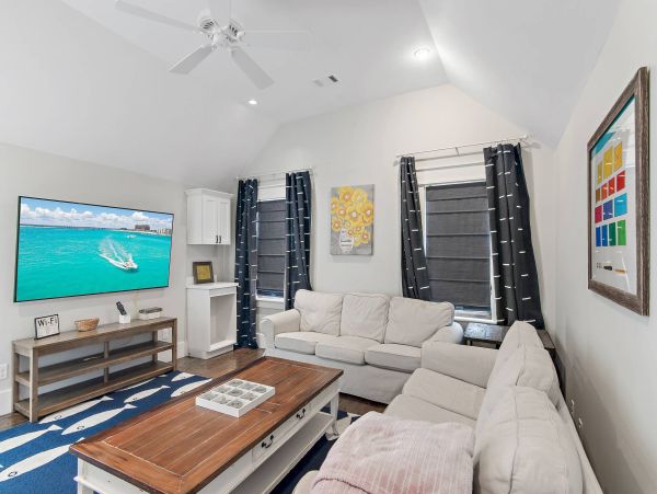Walk to Beach  & Your Own Private Movie Theatre Sleeps 14 Santa Rosa Beach