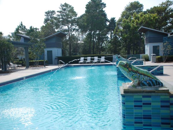 Walk to Beach  & Your Own Private Movie Theatre Sleeps 14 Santa Rosa Beach