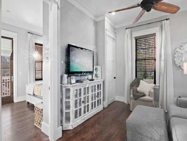 Walk to Beach  & Your Own Private Movie Theatre Sleeps 14 Santa Rosa Beach