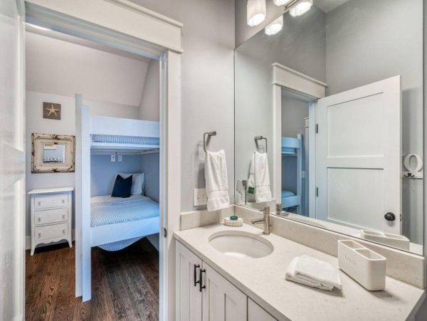 Walk to Beach  & Your Own Private Movie Theatre Sleeps 14 Santa Rosa Beach