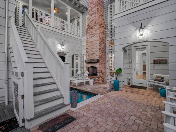 Walk to Beach  & Your Own Private Movie Theatre Sleeps 14 Santa Rosa Beach