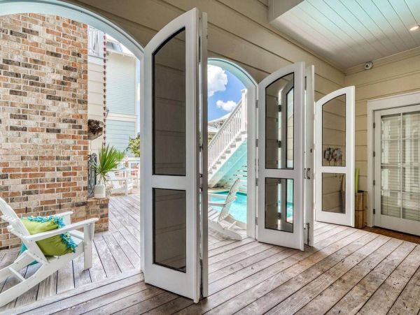 Walk to Beach  & Your Own Private Movie Theatre Sleeps 14 Santa Rosa Beach