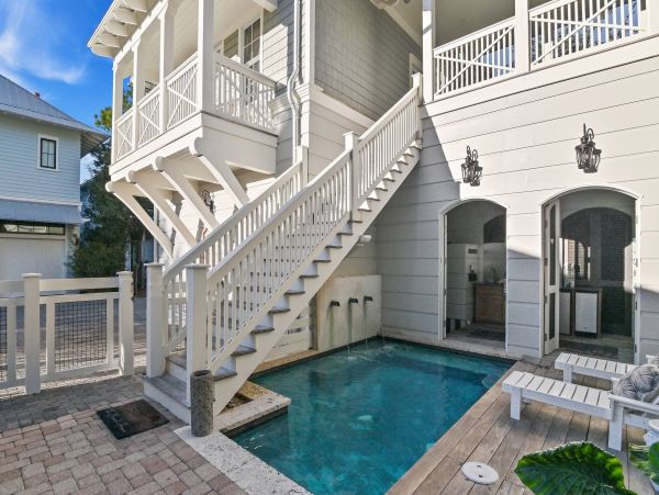 Walk to Beach  & Your Own Private Movie Theatre Sleeps 14 Santa Rosa Beach
