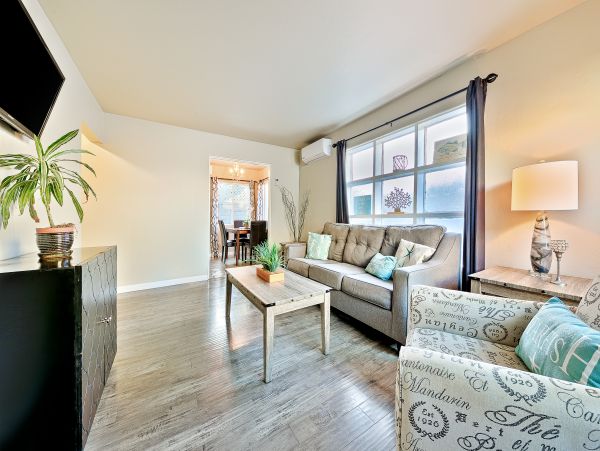 Oceanfront Vacation Cottage with Panoramic Views in San Diego Sleeps 12