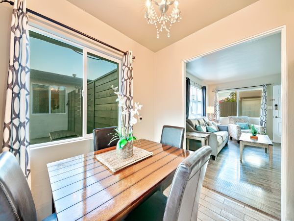 Oceanfront Vacation Cottage with Panoramic Views in San Diego Sleeps 12