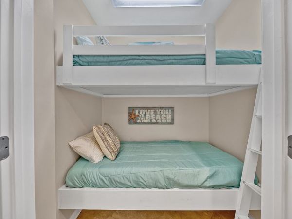 Gorgeous Vacation Condo in Santa Rosa Beach Sleeps 8 Guests