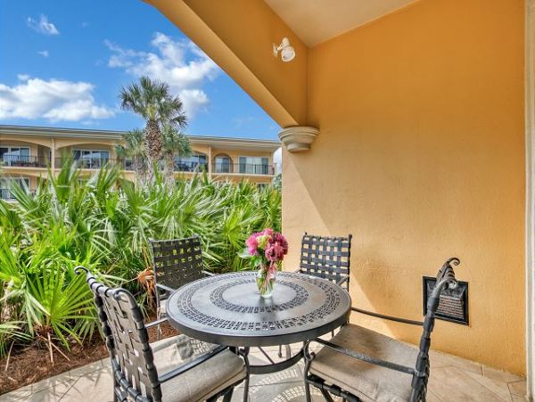 Gorgeous Vacation Condo in Santa Rosa Beach Sleeps 8 Guests
