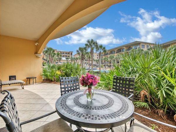 Gorgeous Vacation Condo in Santa Rosa Beach Sleeps 8 Guests